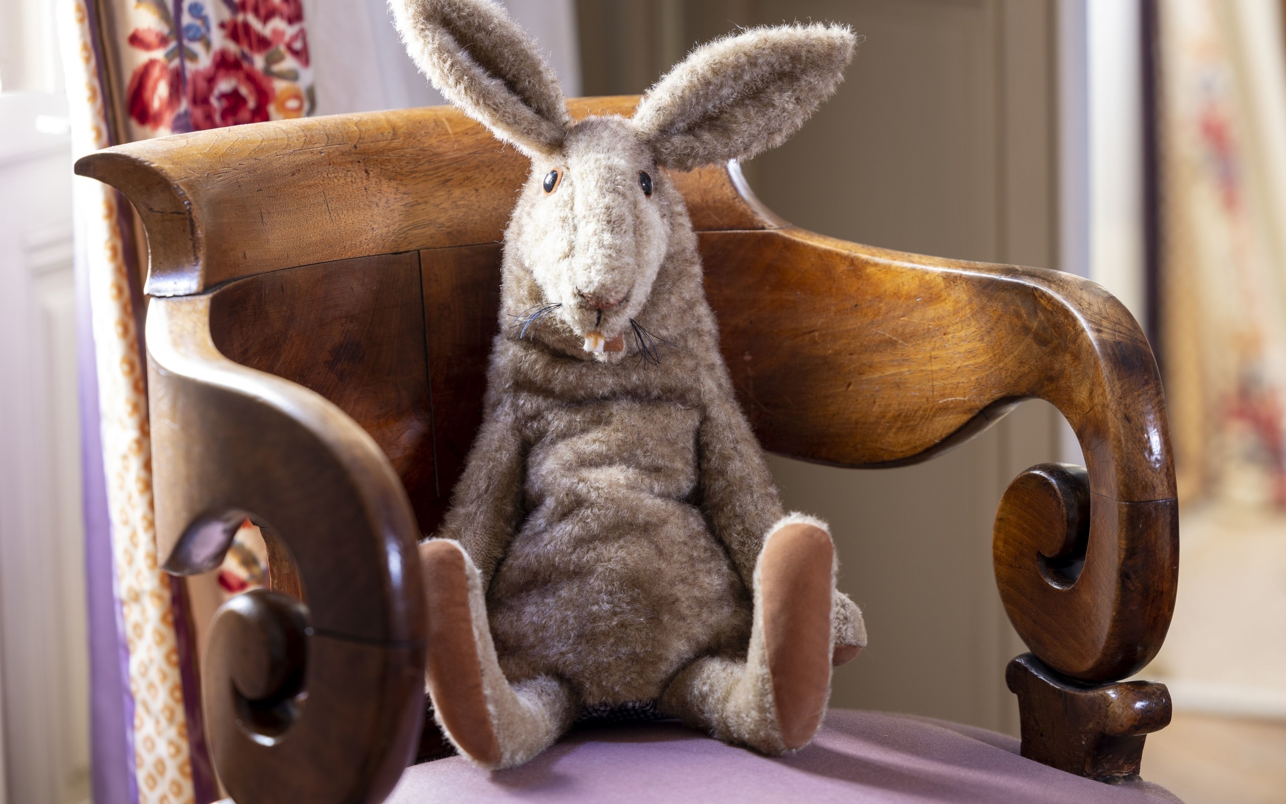 houses decor, plush toys, hare konrad, hotel la mirande