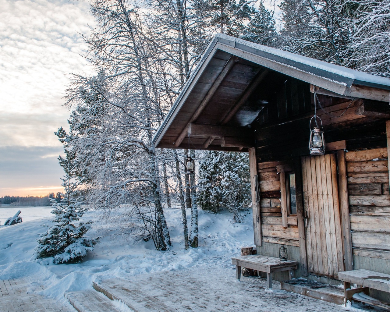 lake paijanne, lehmonkarki, traditional smoke sauna, finland