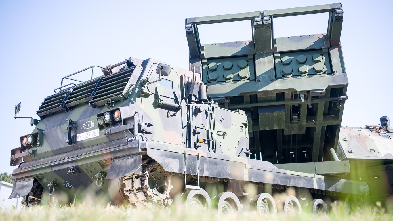 armored self-propelled multiple rocket launcher, mars ii, germany