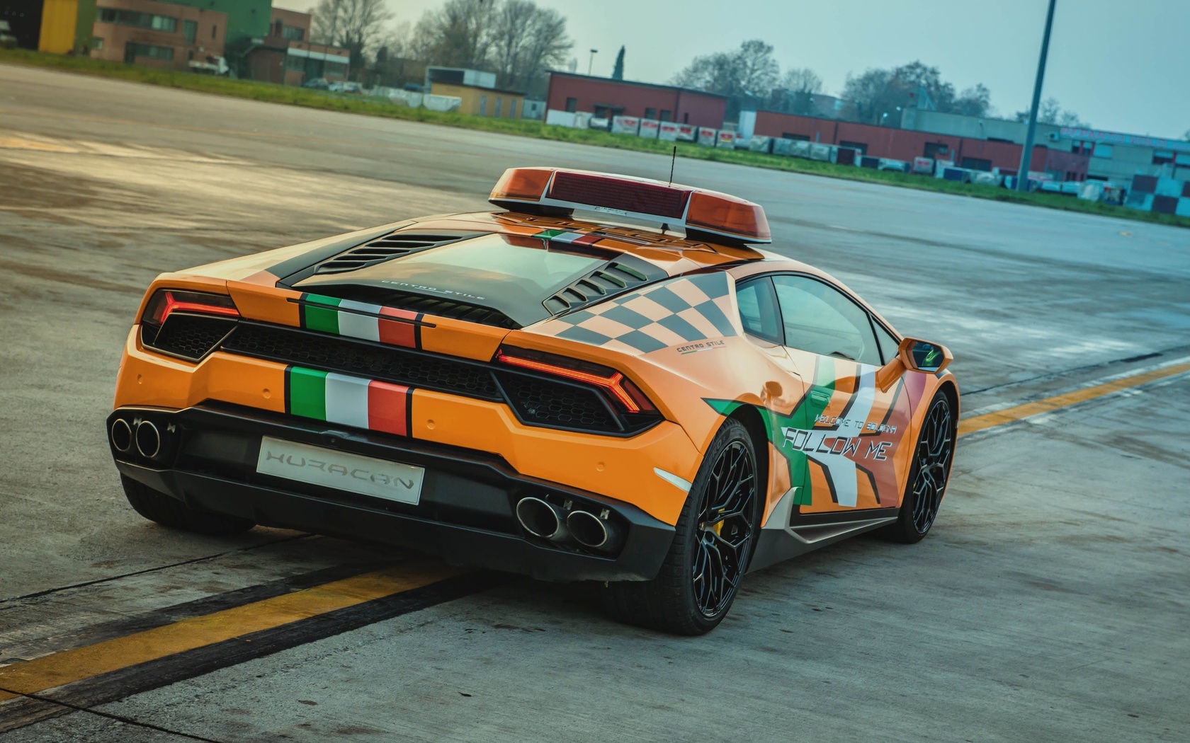 guglielmo marconi airport, bologna, lamborghini, supercar, lamborghini huracan rwd