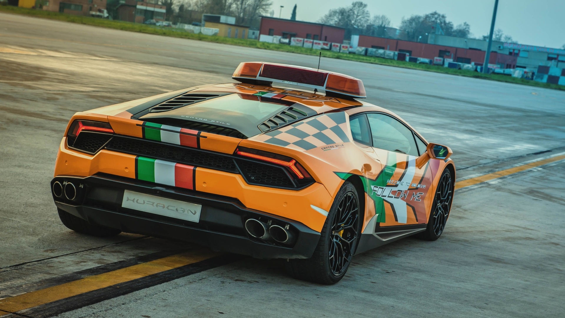 guglielmo marconi airport, bologna, lamborghini, supercar, lamborghini huracan rwd