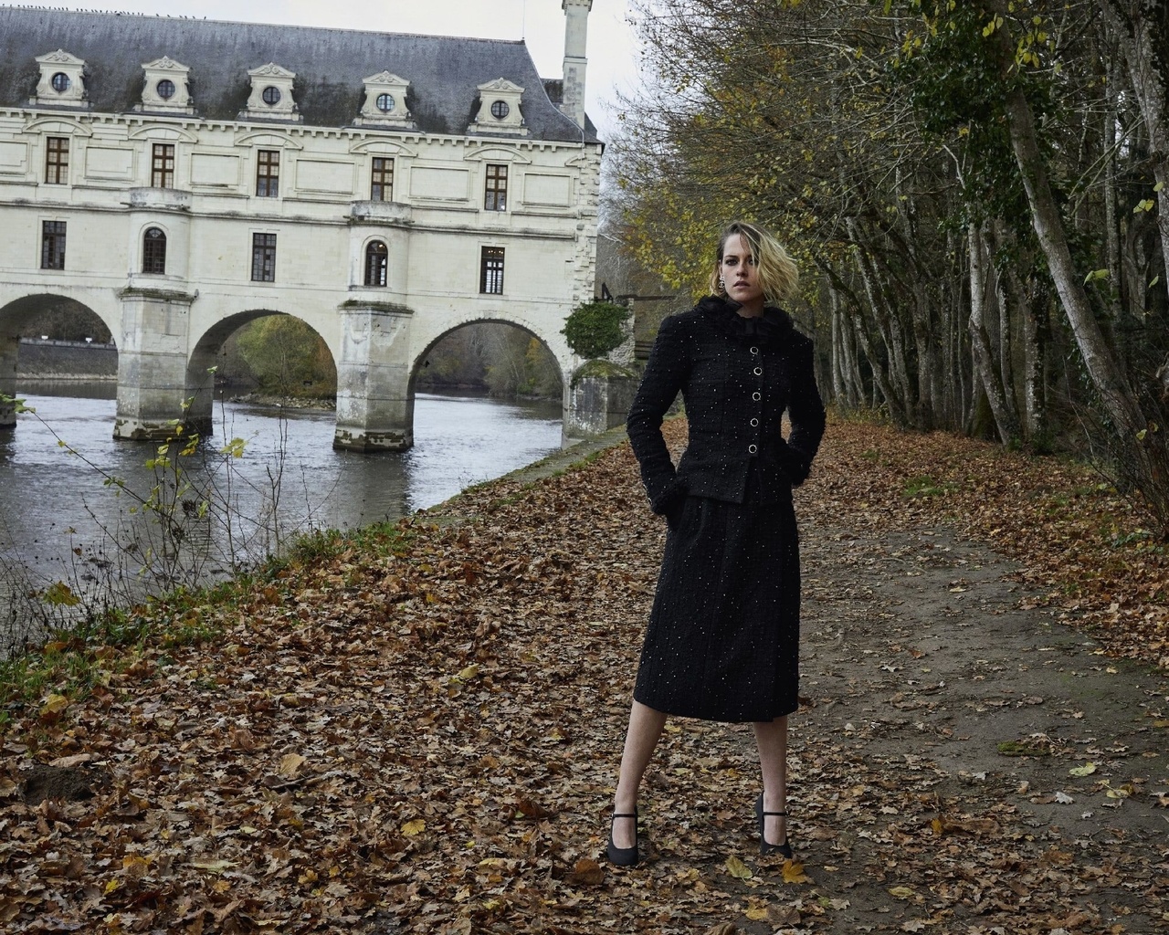 chateau de chenonceau, france, chanel, kristen stewart, metiers dart collection campaign