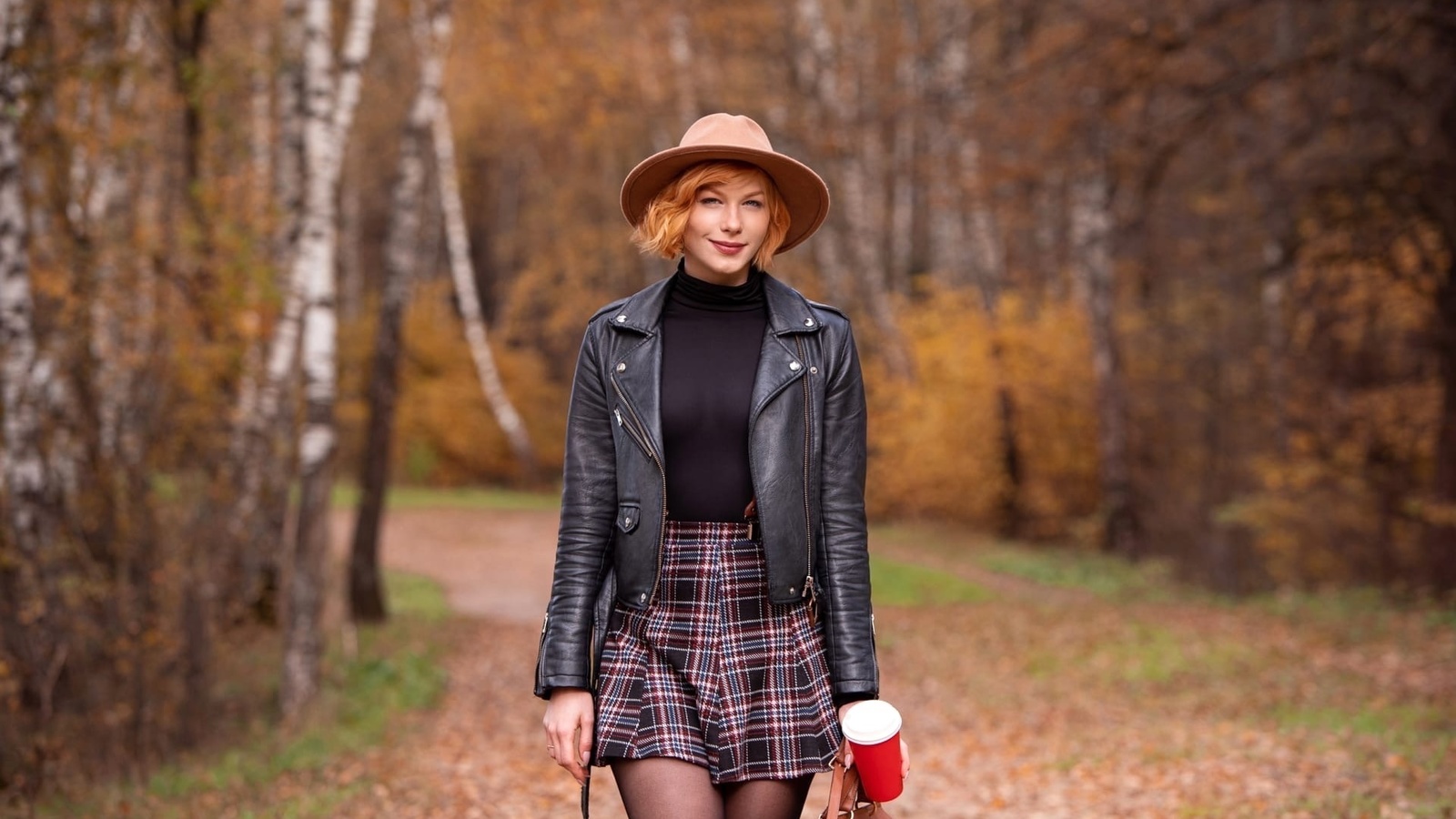 anastasia zhilina, redhead, women, model, women outdoors, leather jacket, skirt, plaid skirt, pantyhose, autumn, hat