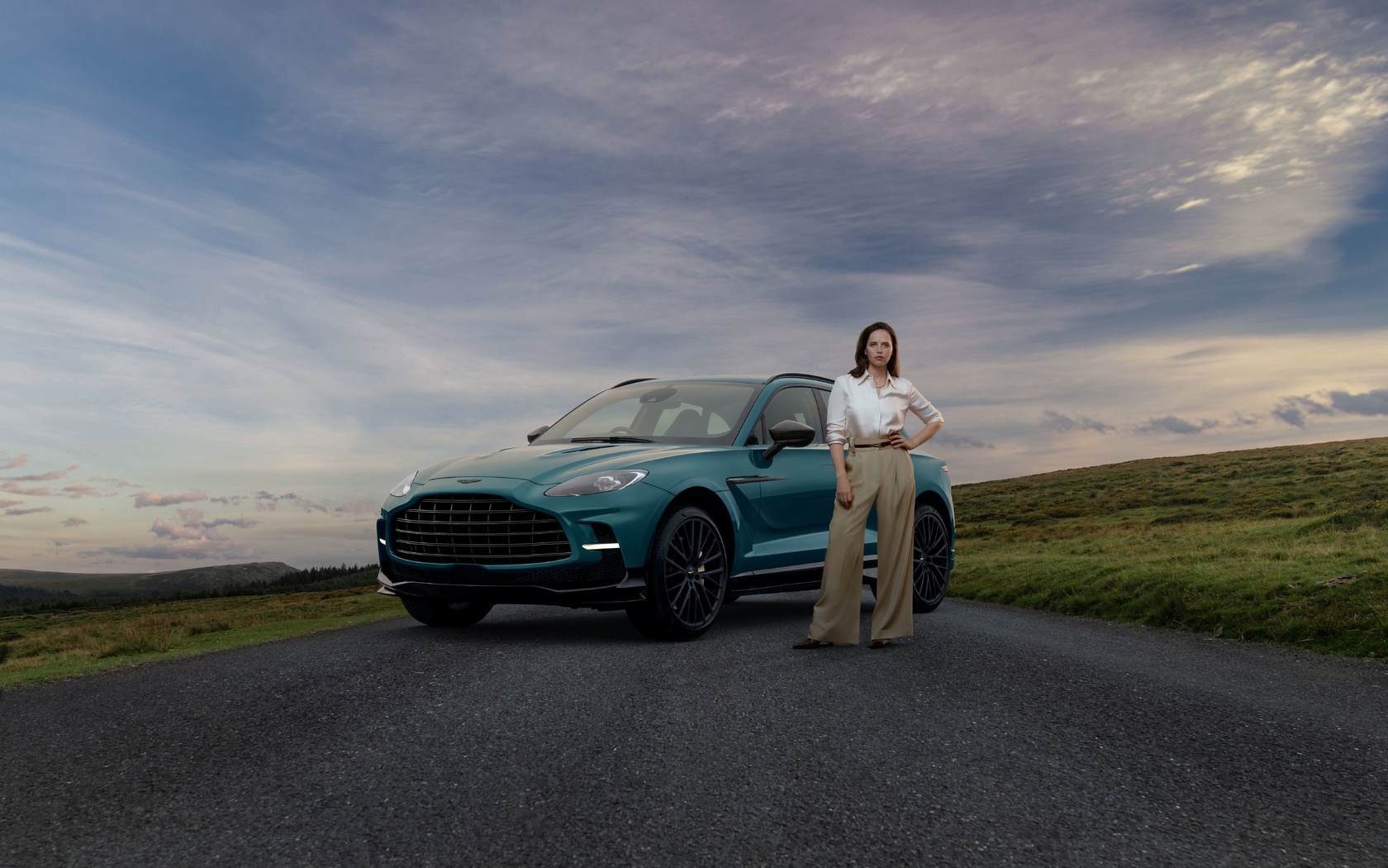 felicity jones, aston martin, suv, aston martin dbx707