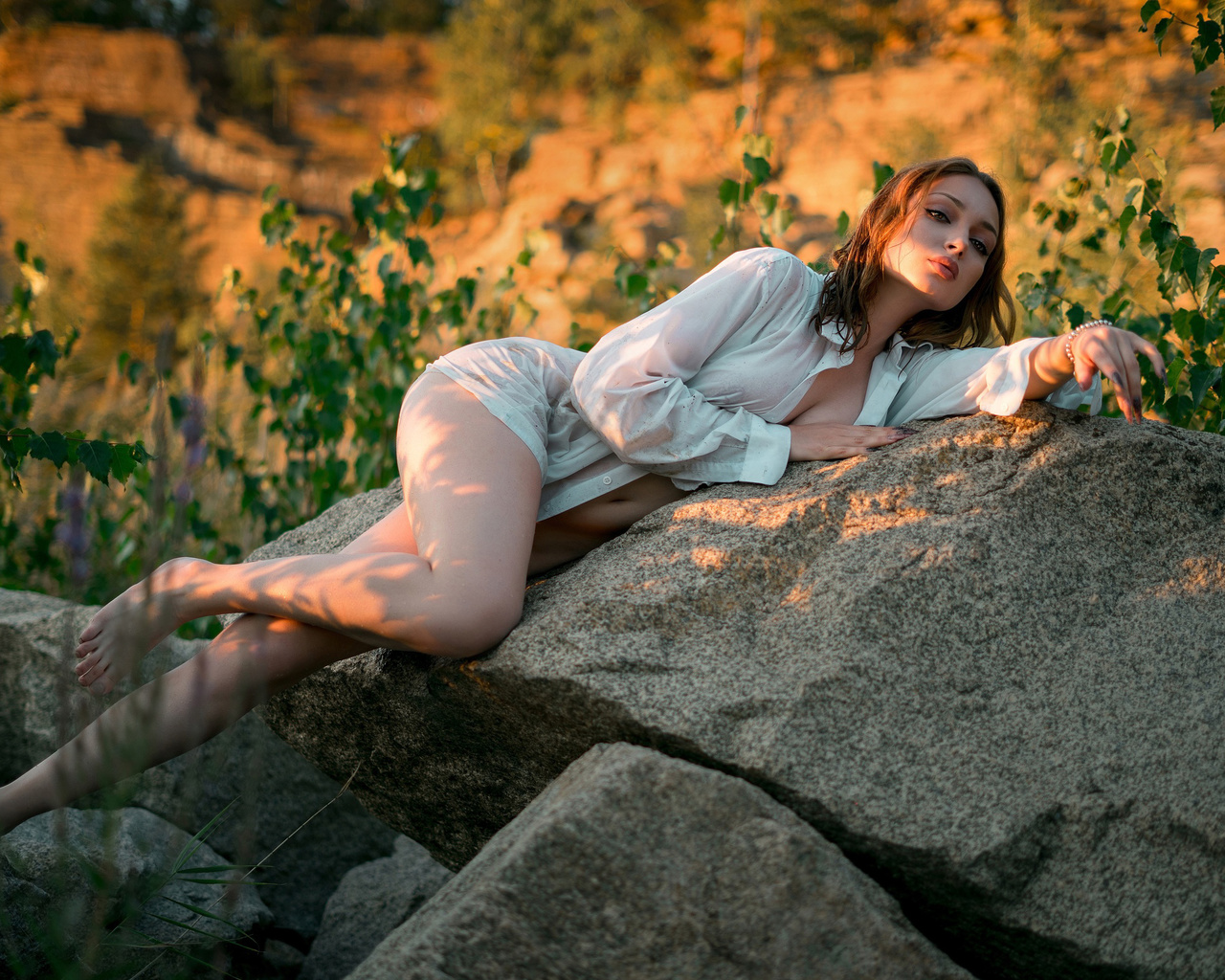 women, model, brunette, women outdoors, rocks, nature, plants, hips, curvy, white shirt, open shirt, boobs, barefoot, wet clothing