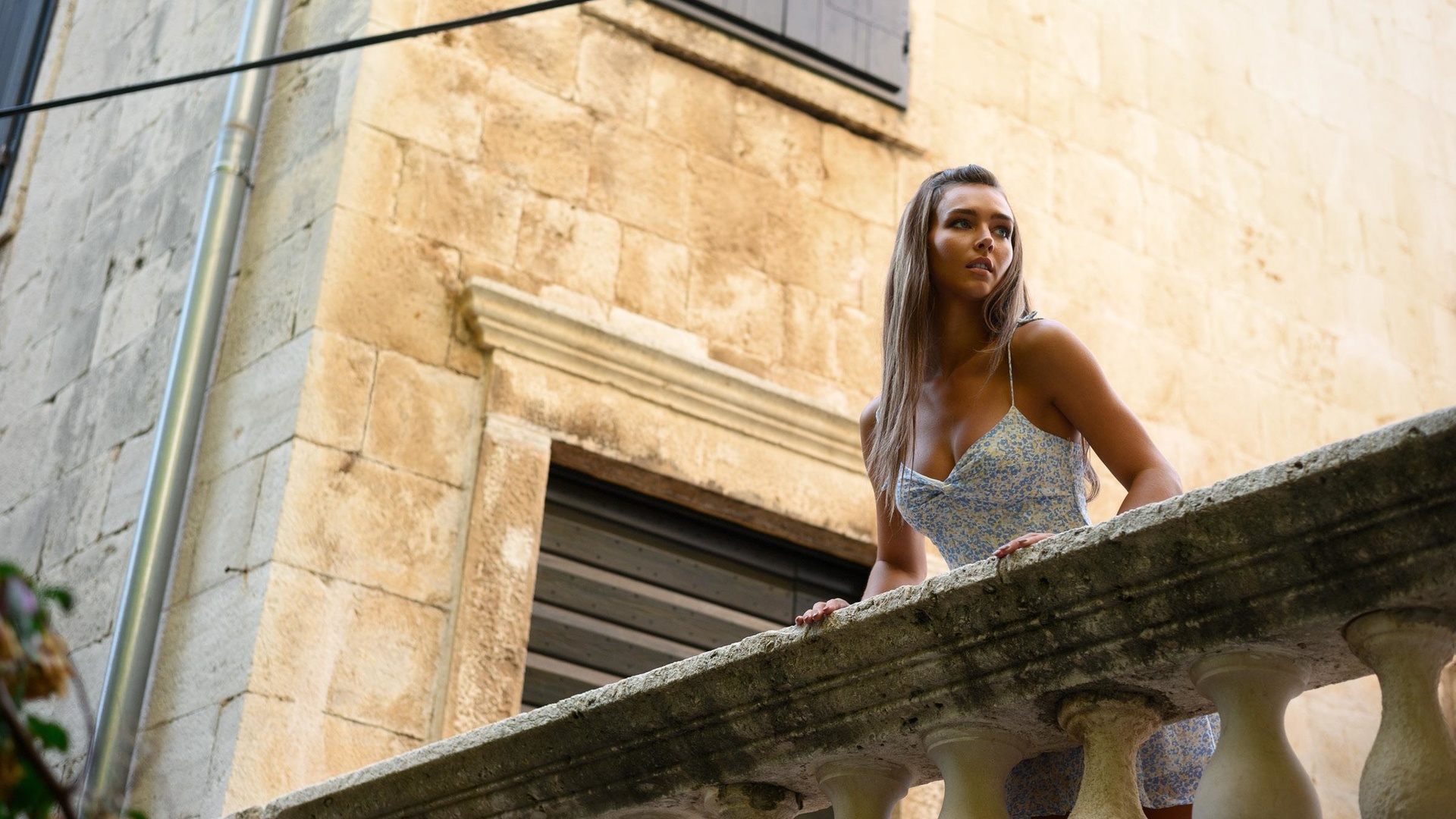 rachel cook, brunette, women, model, women outdoors, balcony, dress, neckline