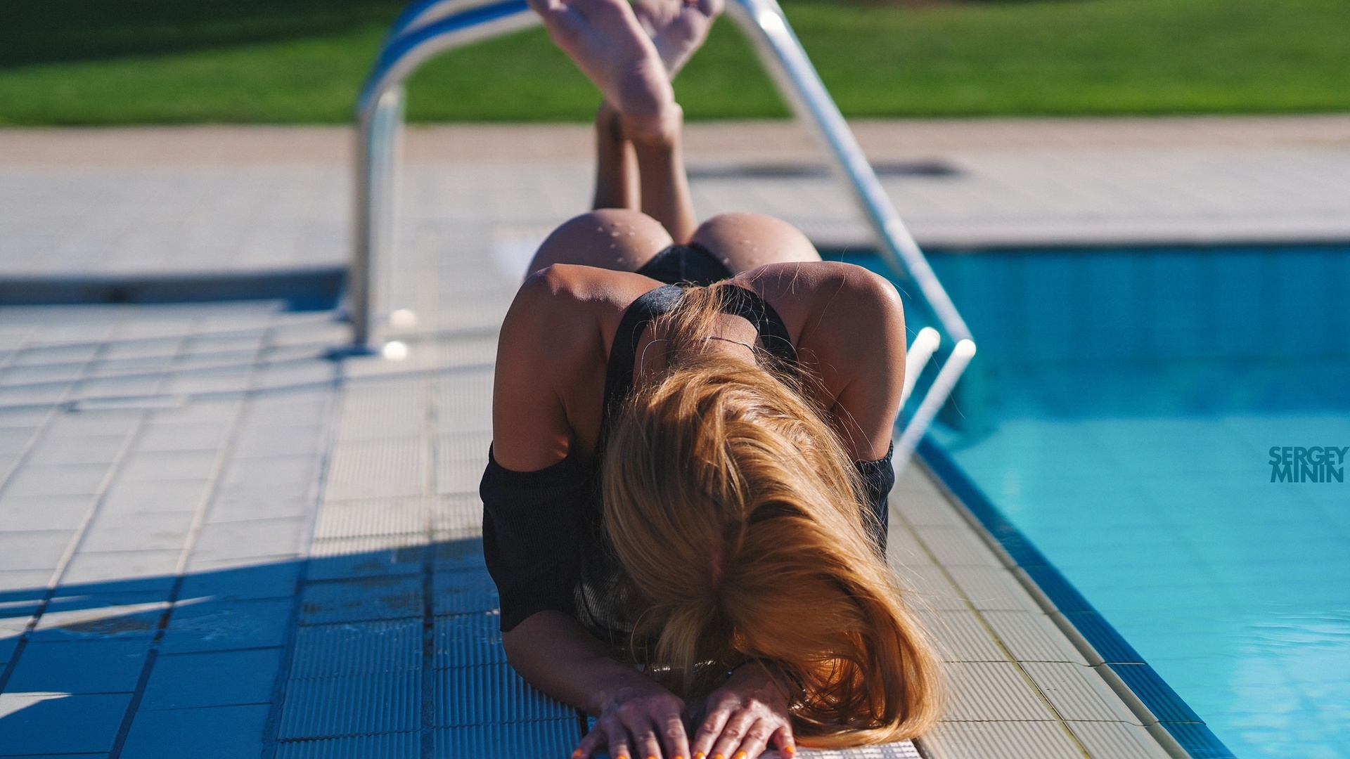 sergey minin, women, model, brunette, redhead, women outdoors, swimwear, one-piece swimsuit, swimming pool, ass, grass