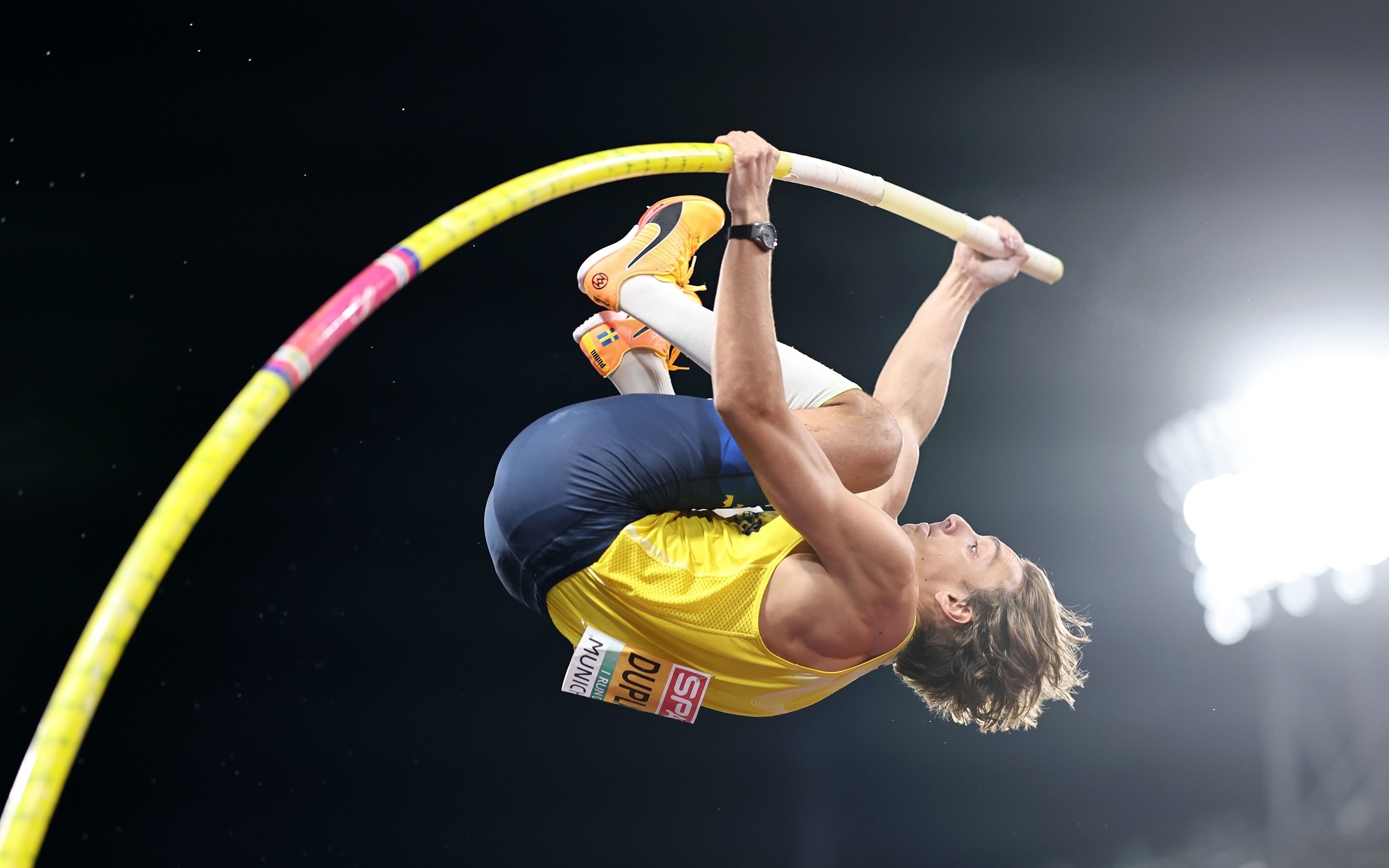 athlete, armand duplantis, pole vault