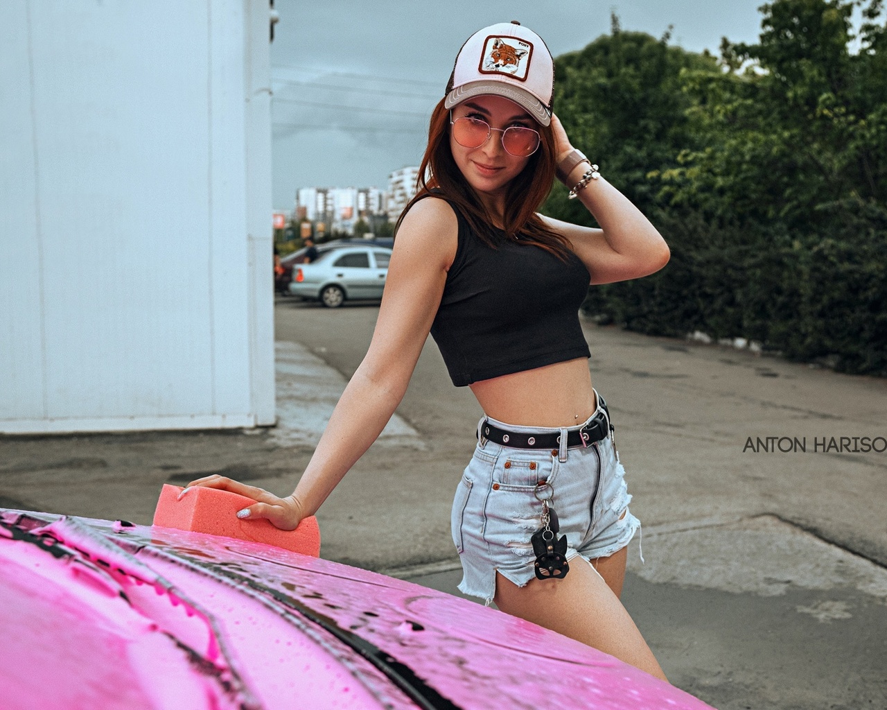 anton harisov, model, kia, women, redhead, vehicle, sunglasses, pierced navel, jean shorts, women outdoors, women with glasses, women with cars, short tops, baseball cap, car washes