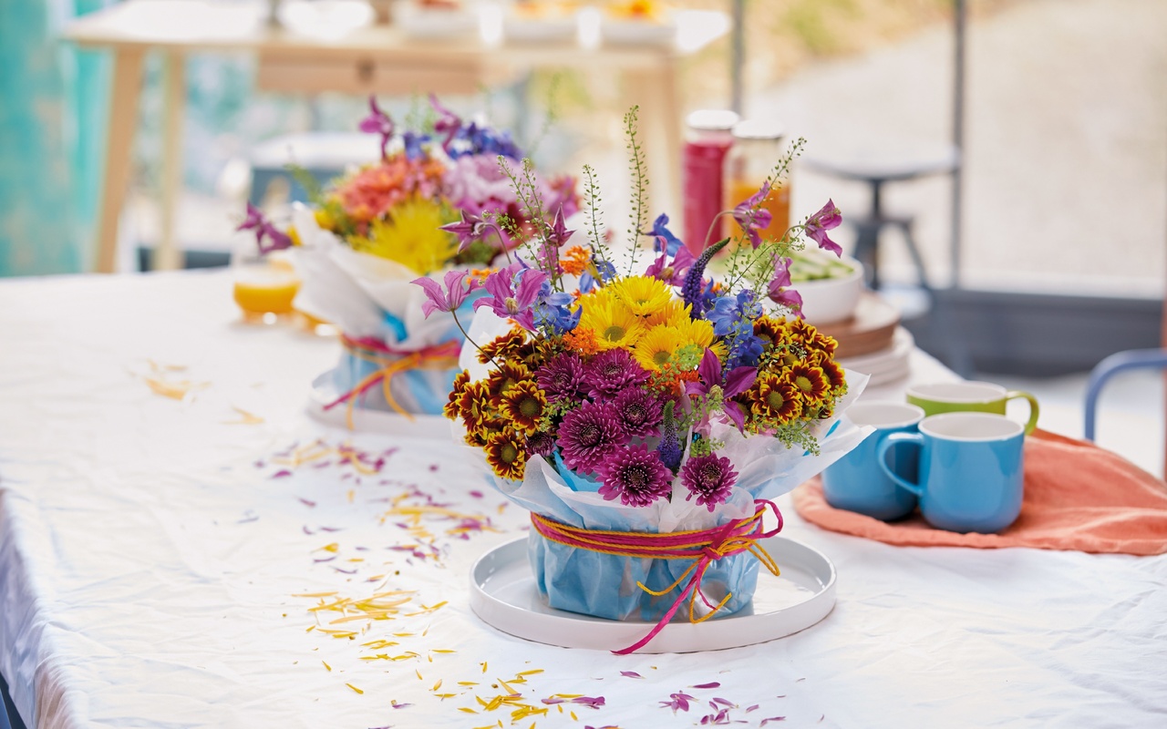 floral design, chrysanthemum, summer brunch