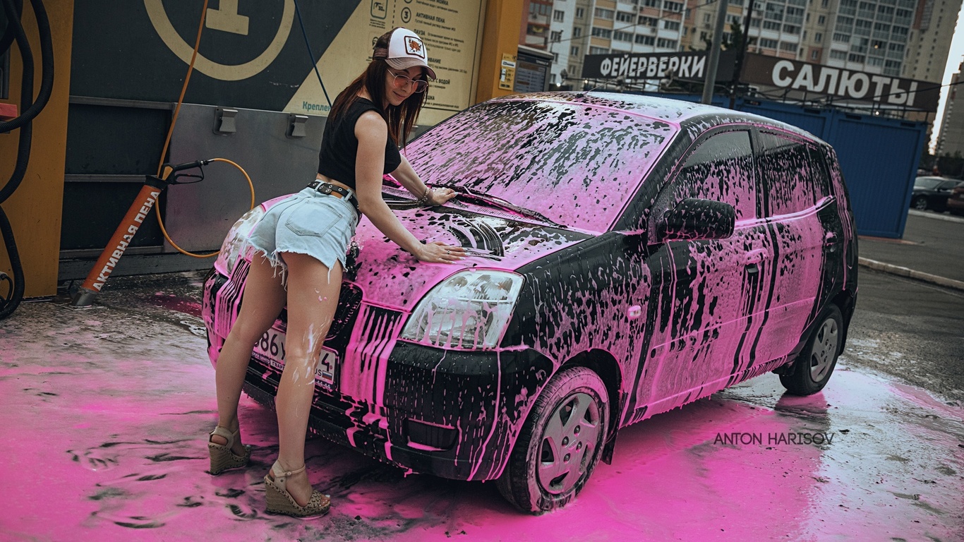 anton harisov, model, kia, women, redhead, vehicle, sunglasses, jean shorts, women outdoors, women with glasses, women with cars, short tops, baseball cap, car washes