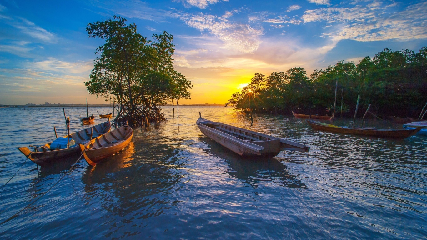 sampan, riau islands, indonesia