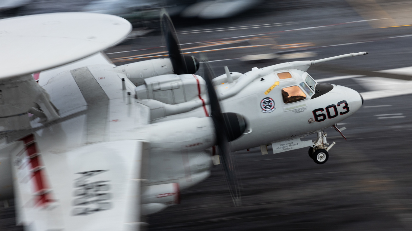 uss gerald r ford, grumman e-2 hawkeye, all-weather carrier-capable tactical airborne