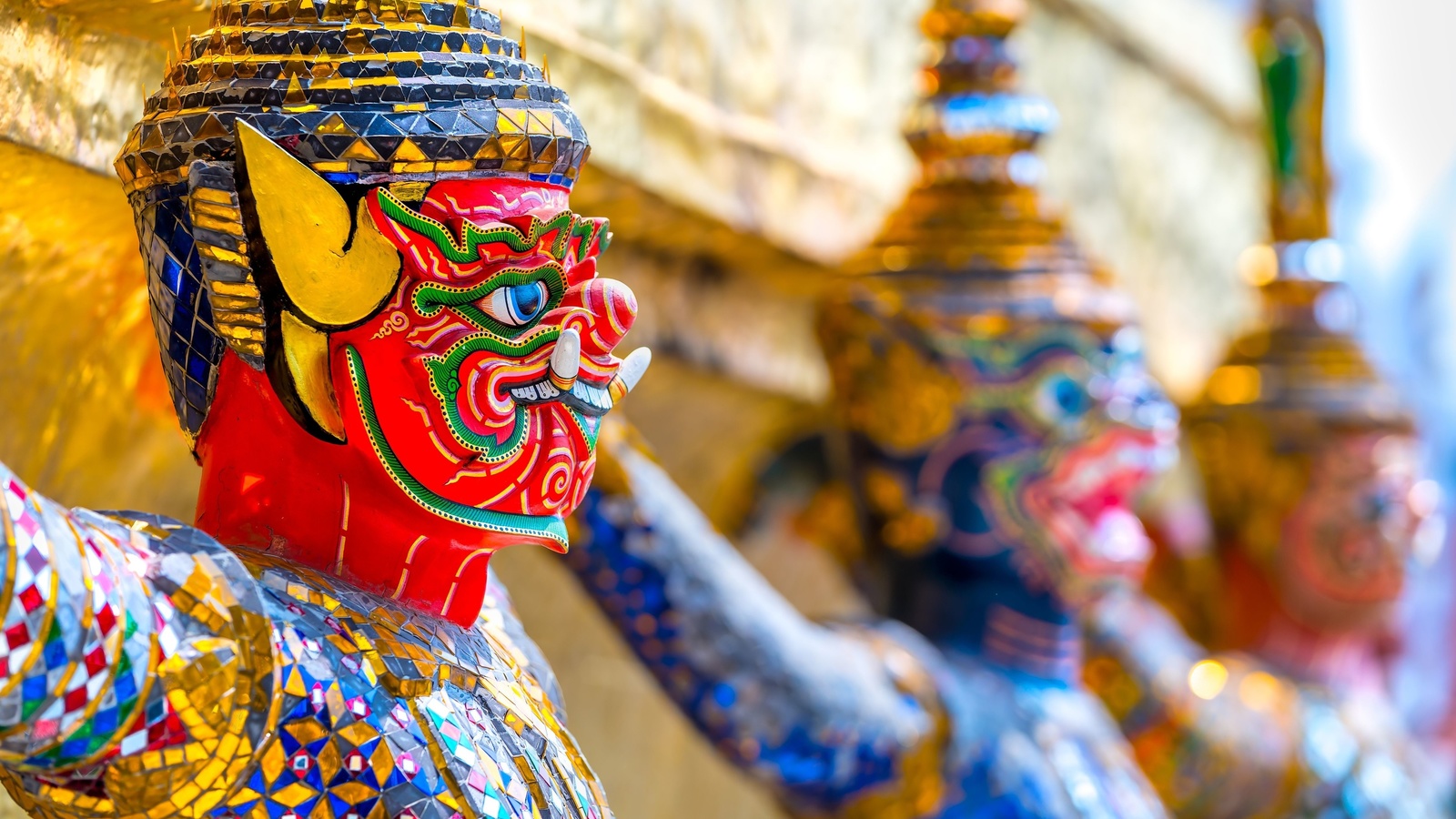 temple of the emerald buddha, wat phra kaew, buddhism, bangkok, thailand