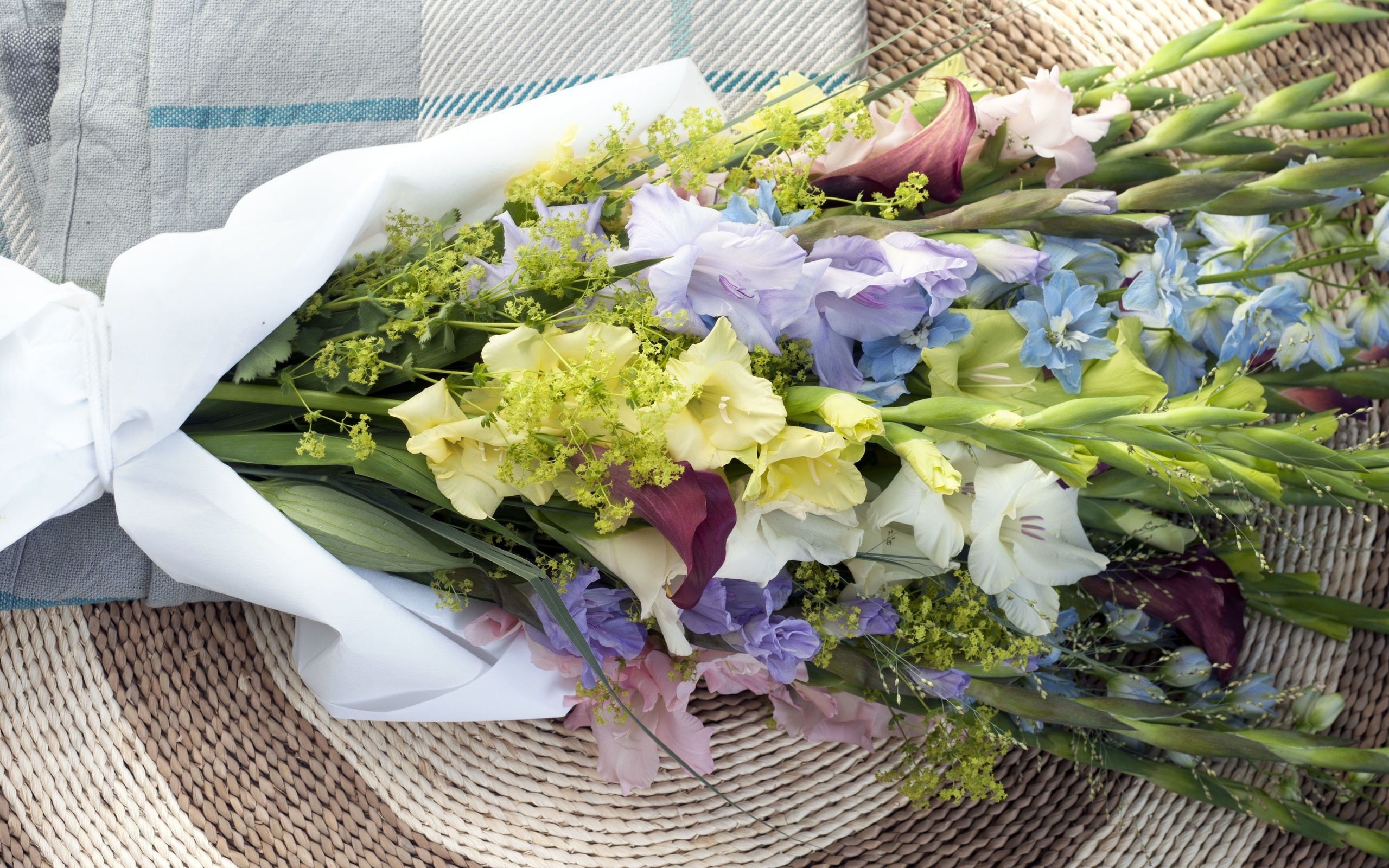 flowers, floral design, gladiolus bouquet