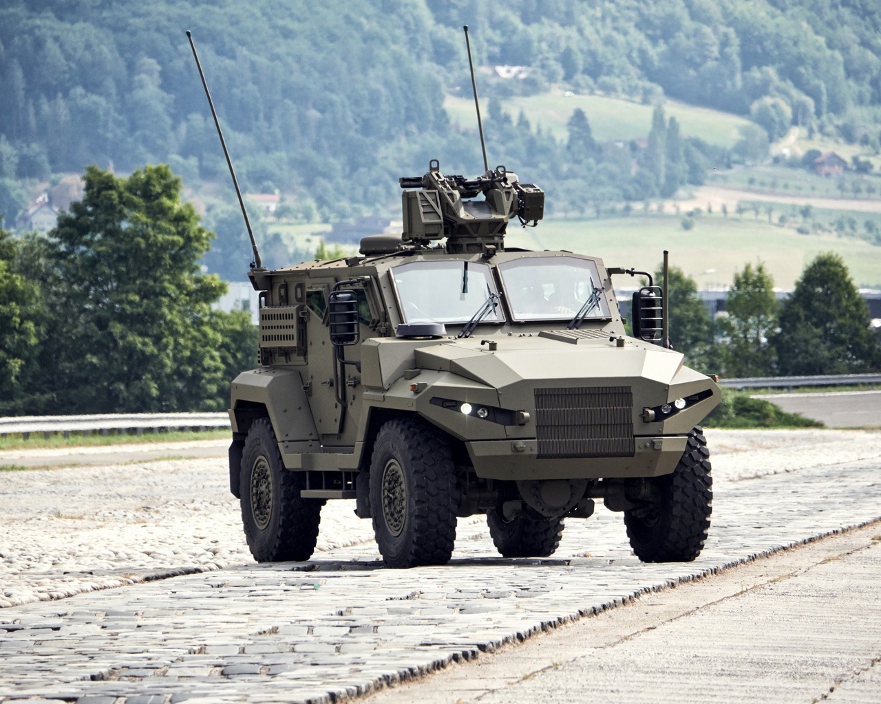 patriot, armored wheeled combat vehicle, excalibur army