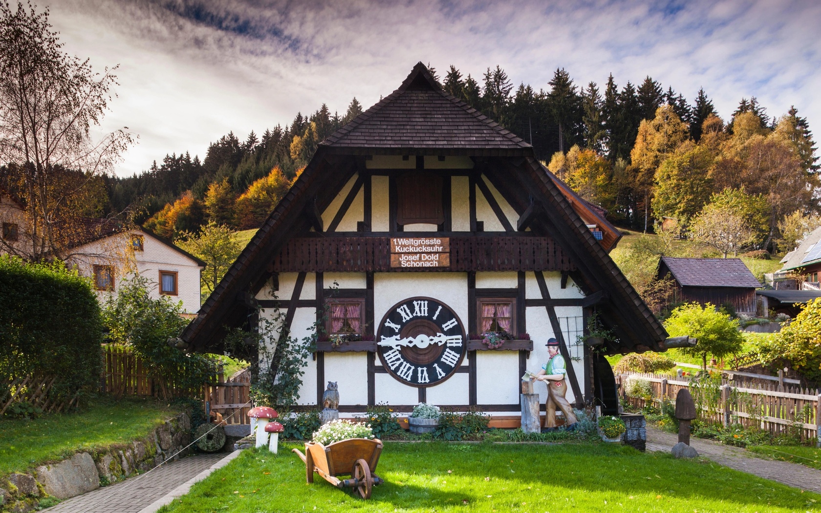 schwarzwald, largest cuckoo clock in the world, baden-wurttemberg