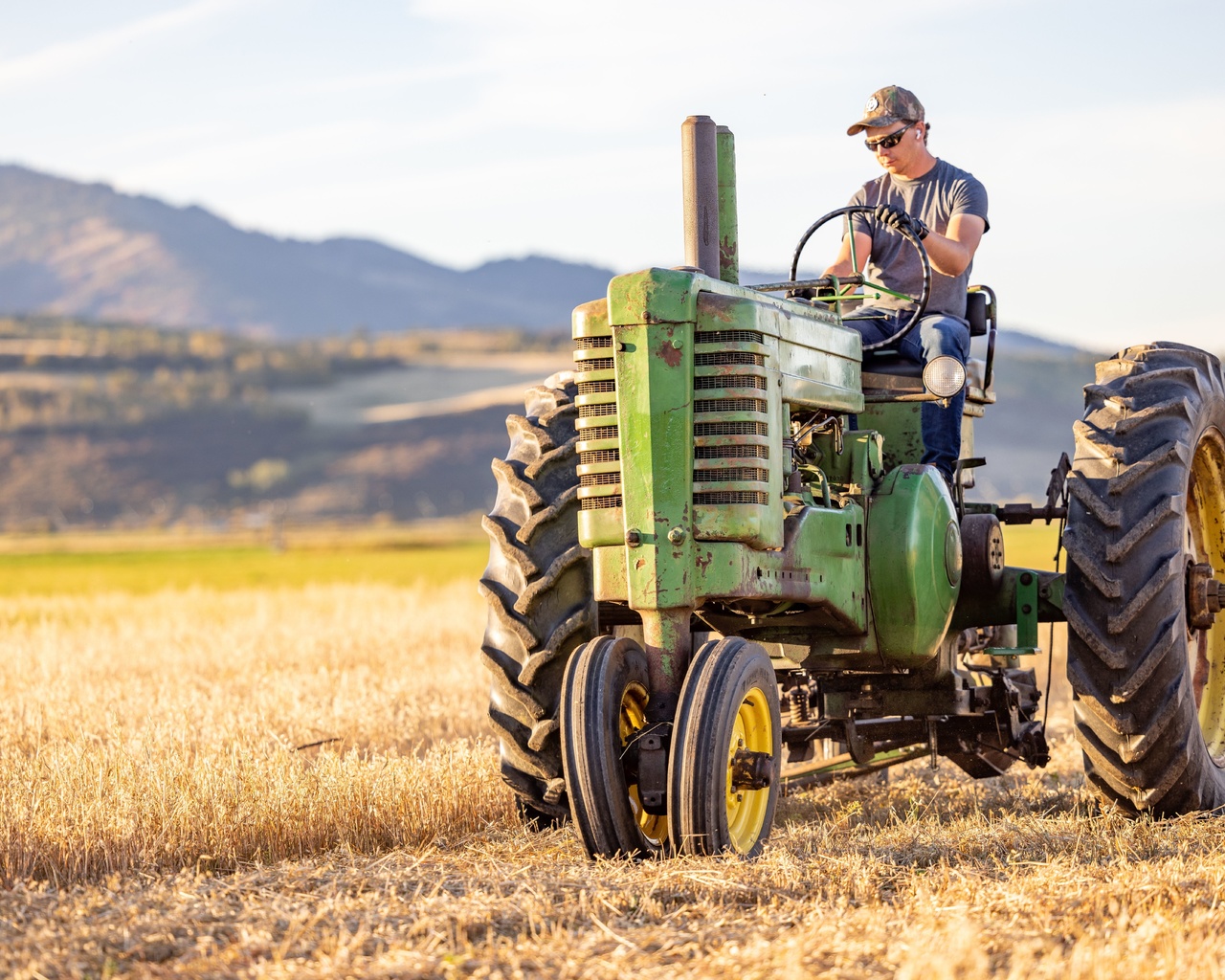 john deere, row crop tractor, 1947, john deere model a