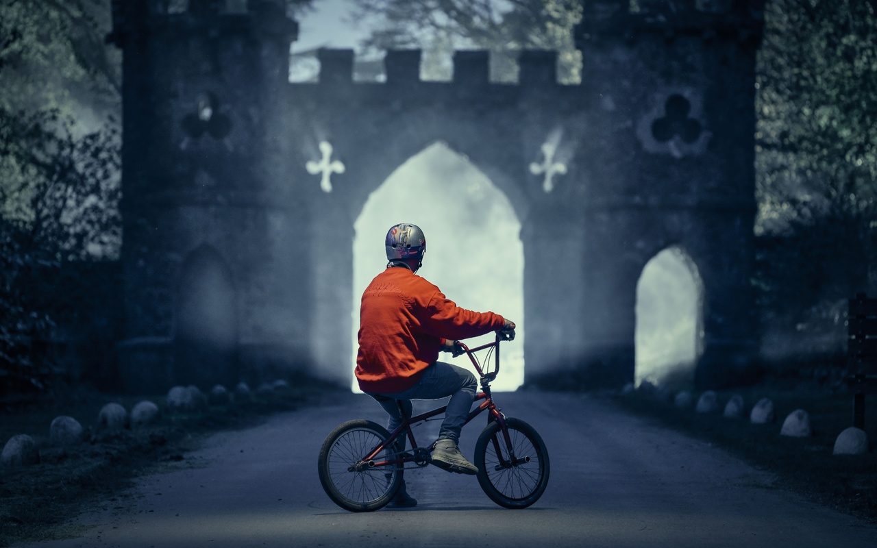 riding thrones, red bull, northern ireland