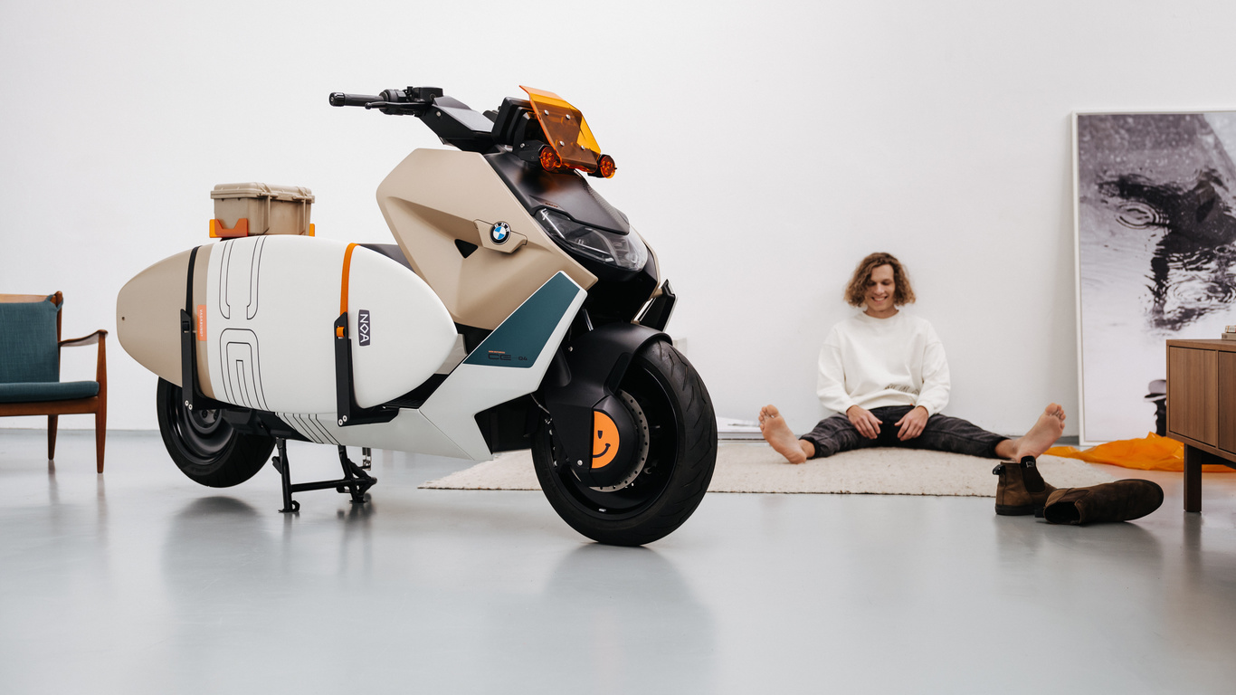 bmw motorrad, custom e-scooter, bmw ce 04 vagabund moto concept