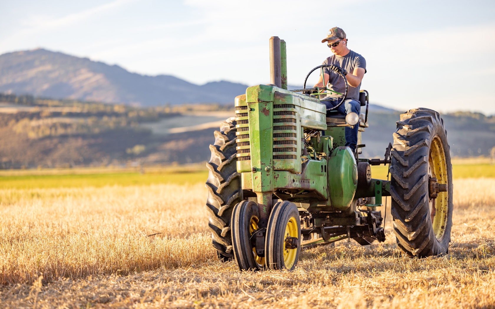 john deere, row crop tractor, 1947, john deere model a