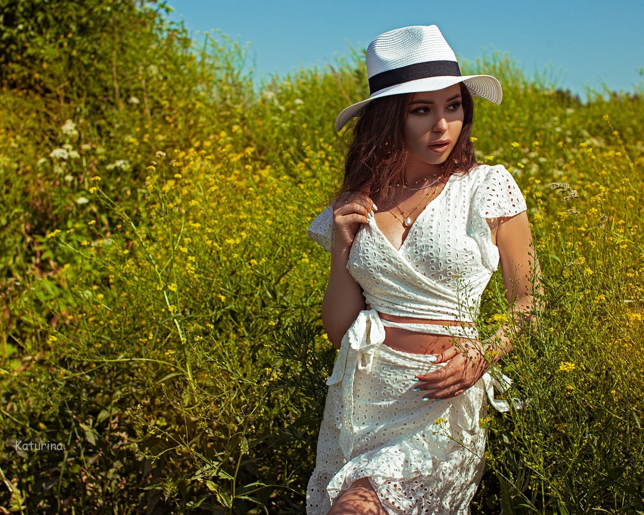 nature, flowers, plants, women outdoors, brunette, women, model, sky, white clothing, white hat, white skirt, white nails