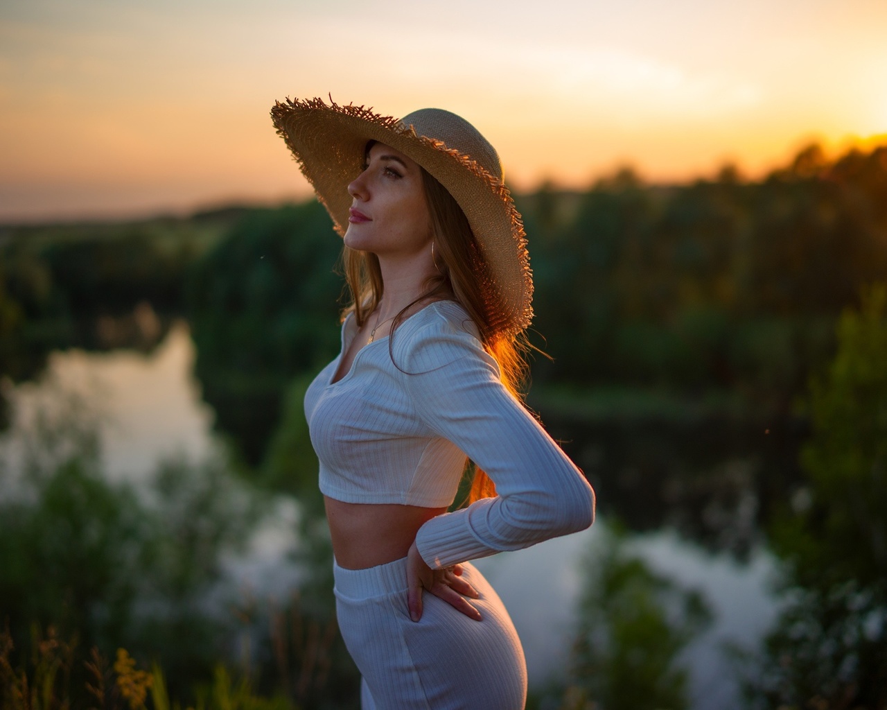 straw hat, women outdoors, nature, lake, sky, sunset, trees, women, brunette, model, hips, white clothing, white skirt