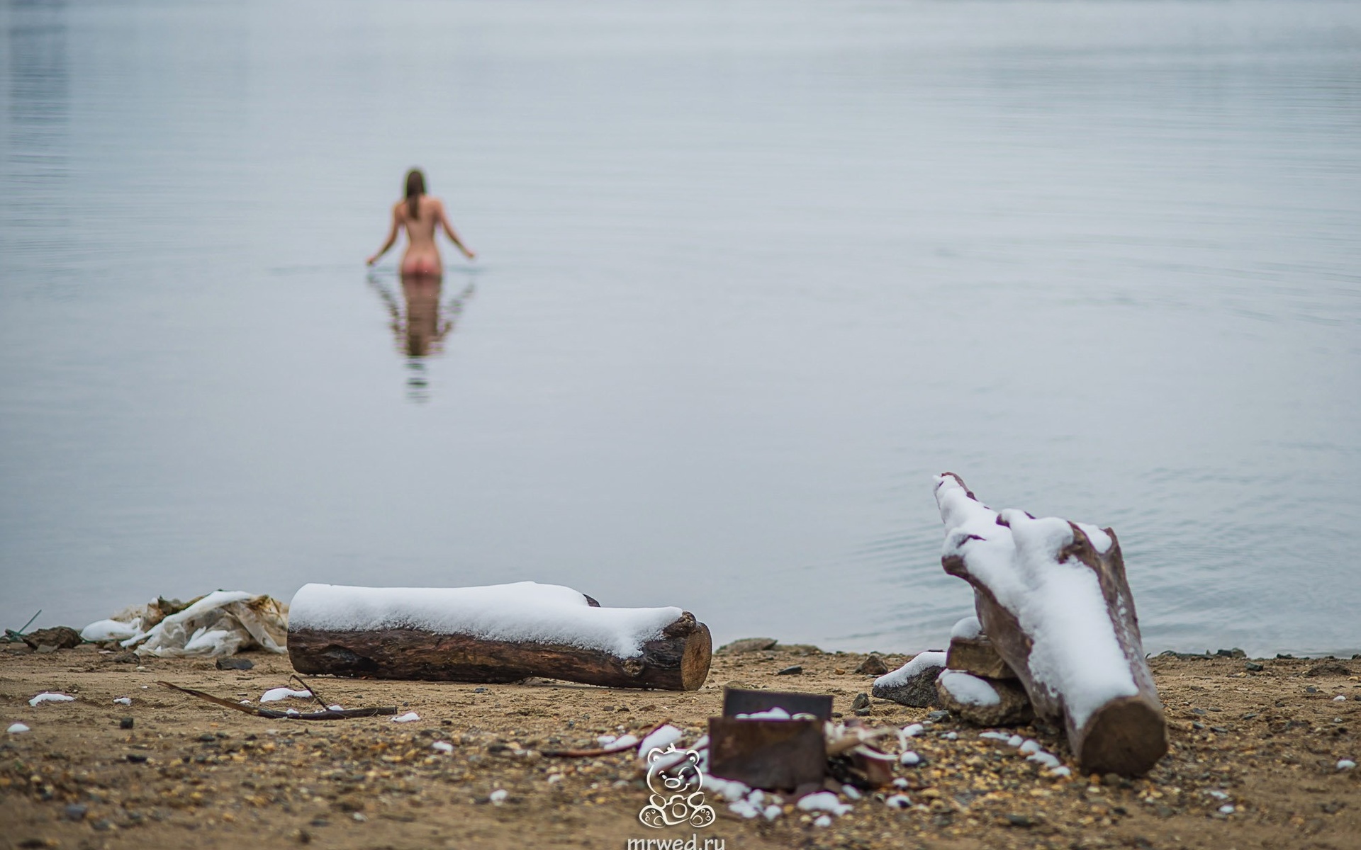 Картинки девушка, купается, в, речке, голая, эротика - обои 1920x1200,  картинка №549645