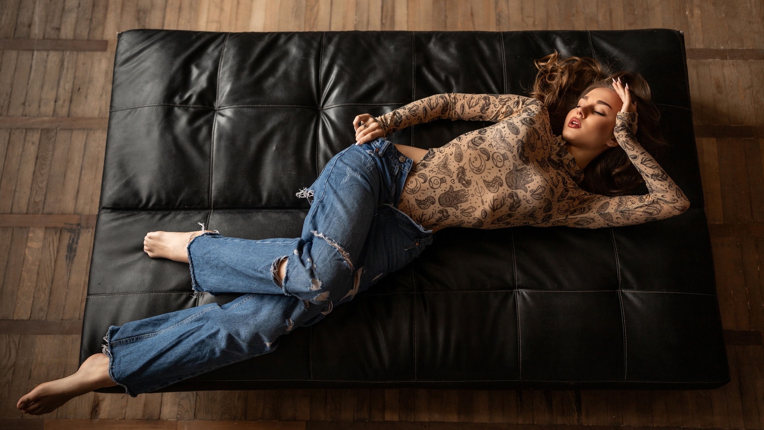 brunette, open jeans, hips, bodysuit, lying on back, model, jeans, torn jeans, red lipstick