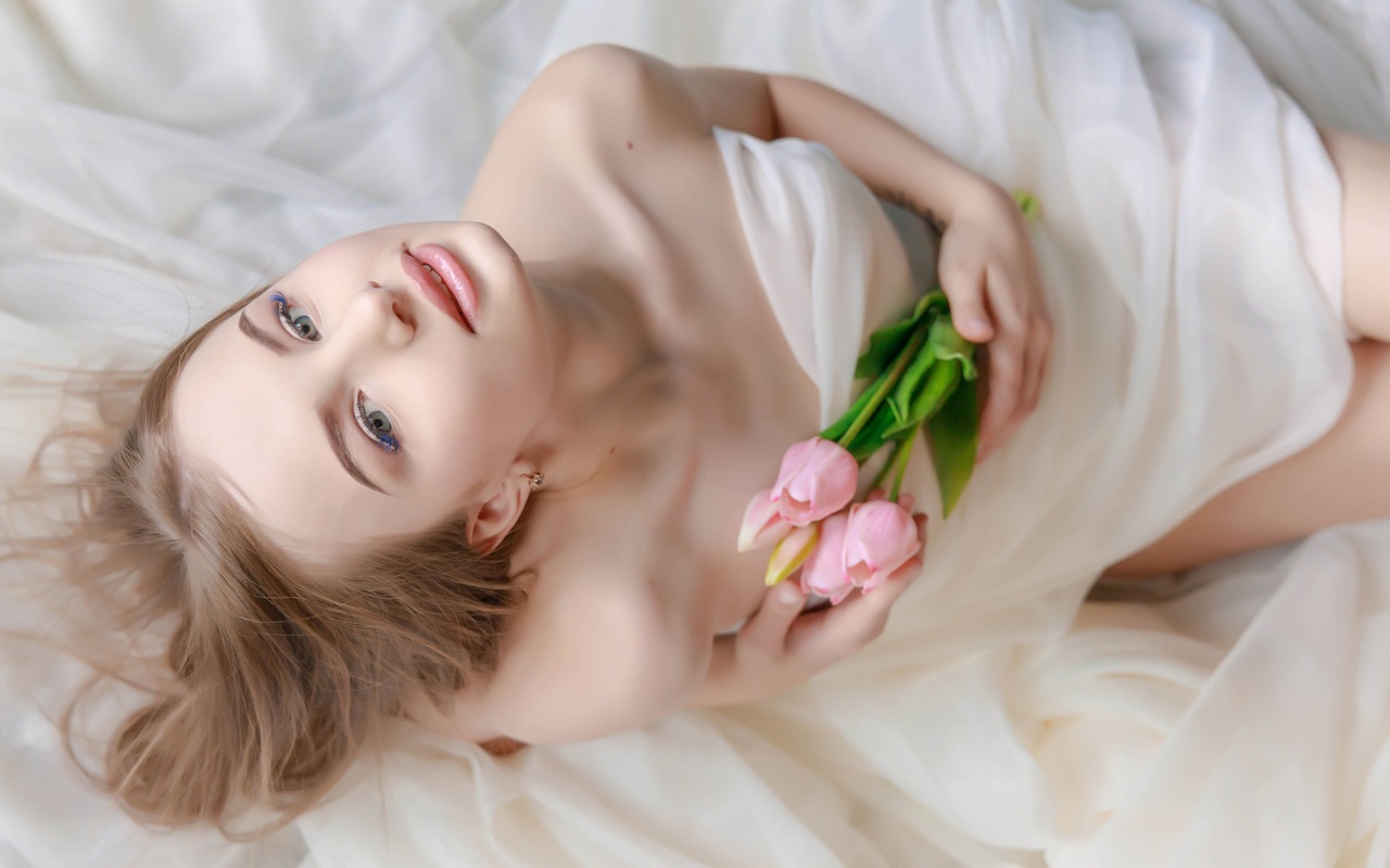 ,  , blonde, flowers, makeup, beautiful, model, in bed, women indoors