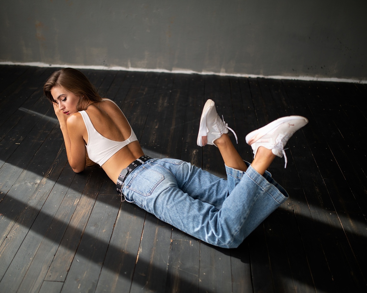 dmitry shulgin, makeup, model, , women indoors, jeans, white tops, on the floor, wooden surface, brunette, red lipstick, sneakers