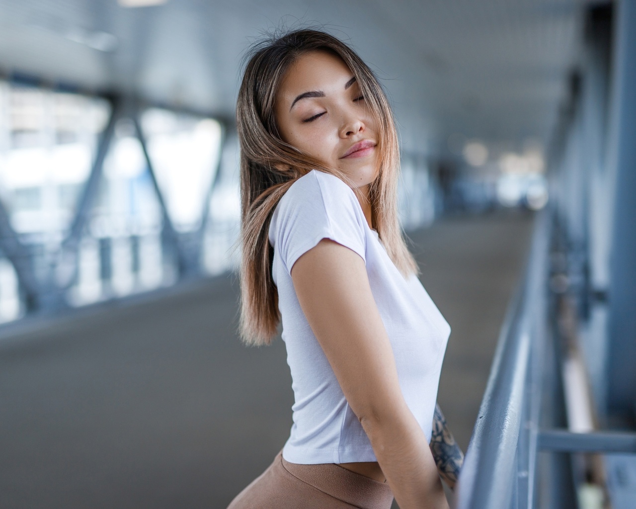 maxim romanov, model, white t-shirt, closed eyes, hips, brunette, bridge