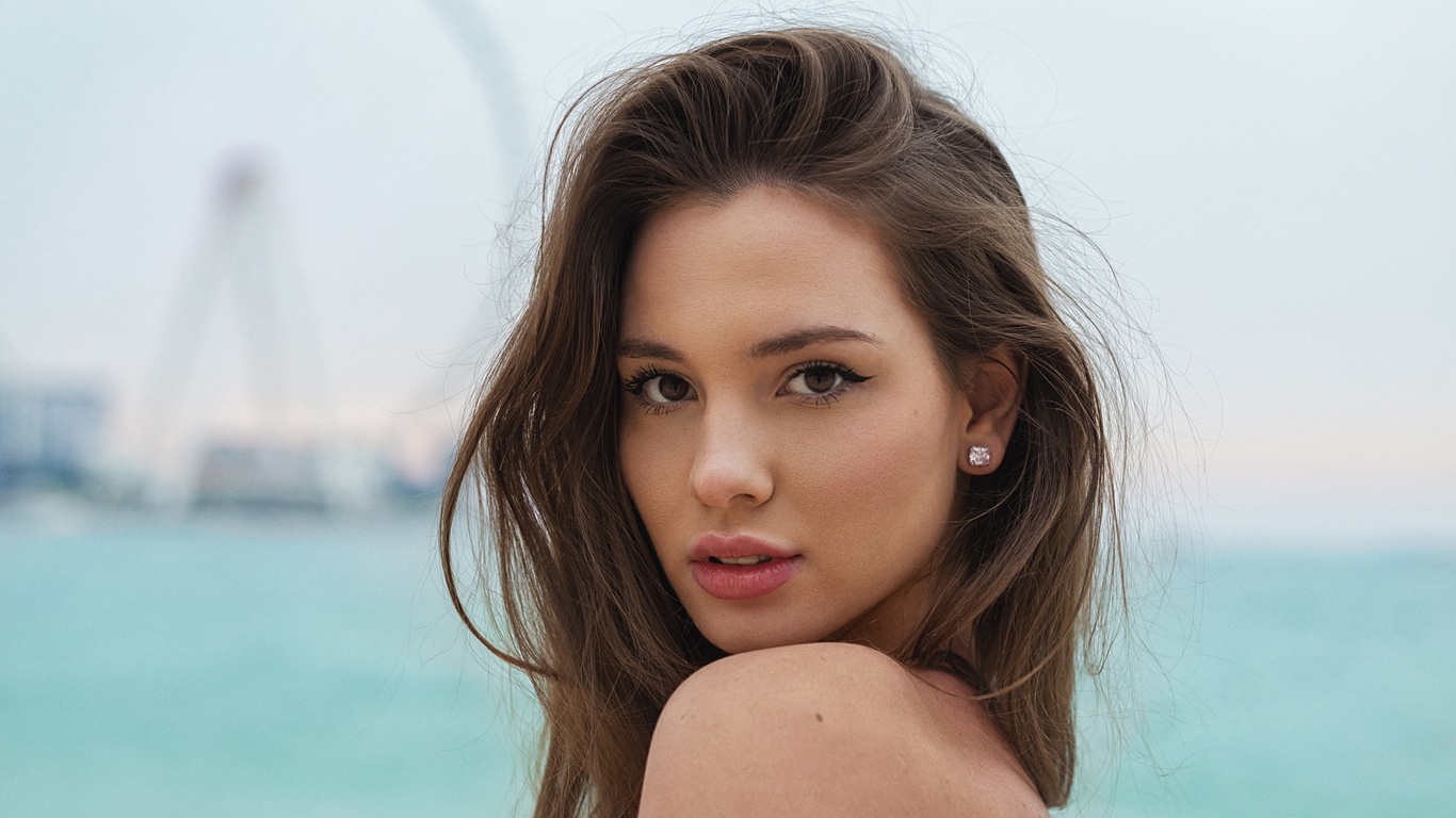 , nikolas verano, women outdoors, beach, beautiful, model, brunette, sky, red lipstick