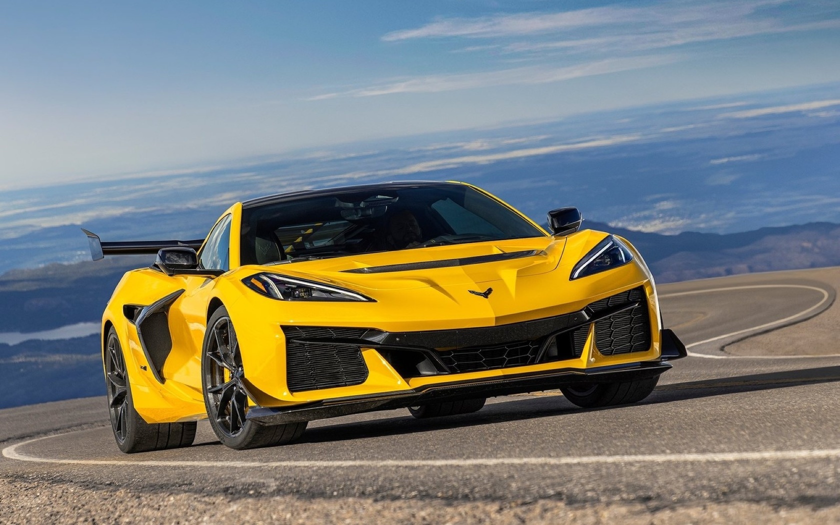 chevrolet, corvette, zr1, 2025, gm, yellow, bowtie