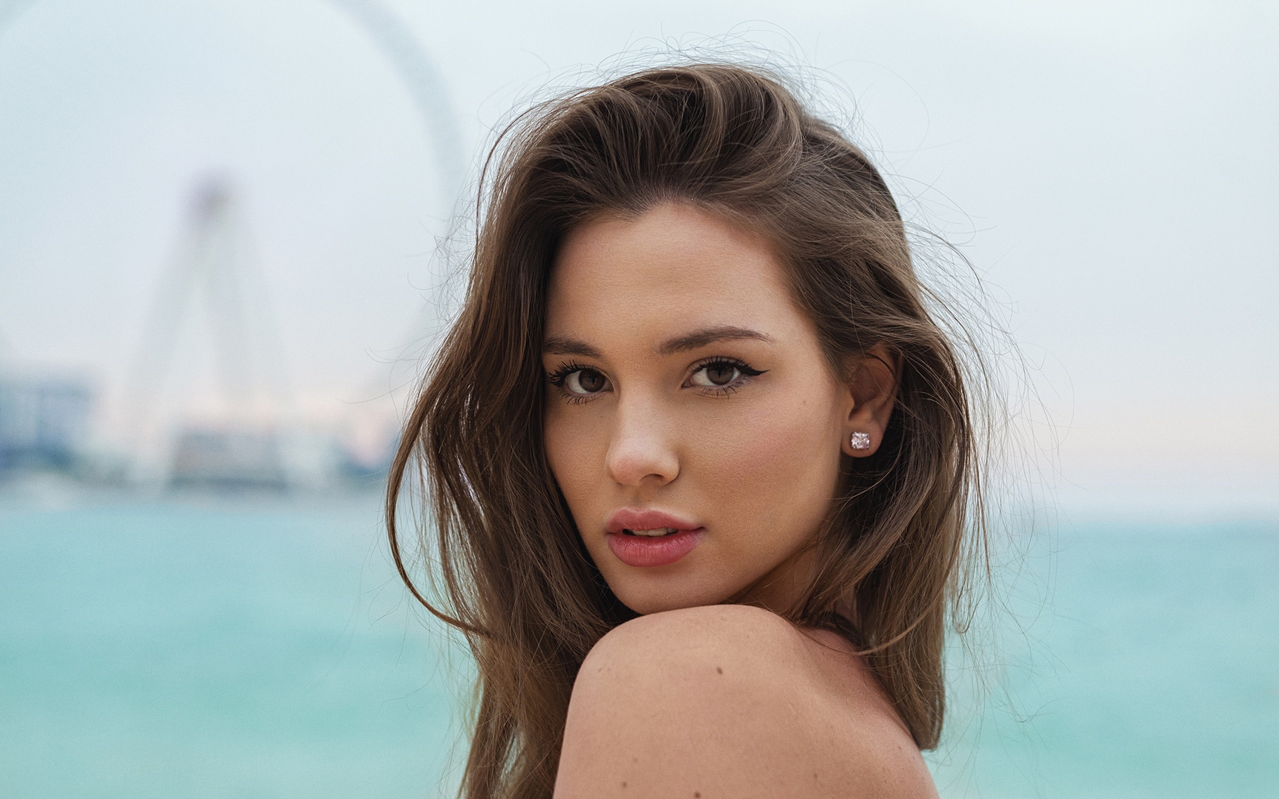 , nikolas verano, women outdoors, beach, beautiful, model, brunette, sky, red lipstick