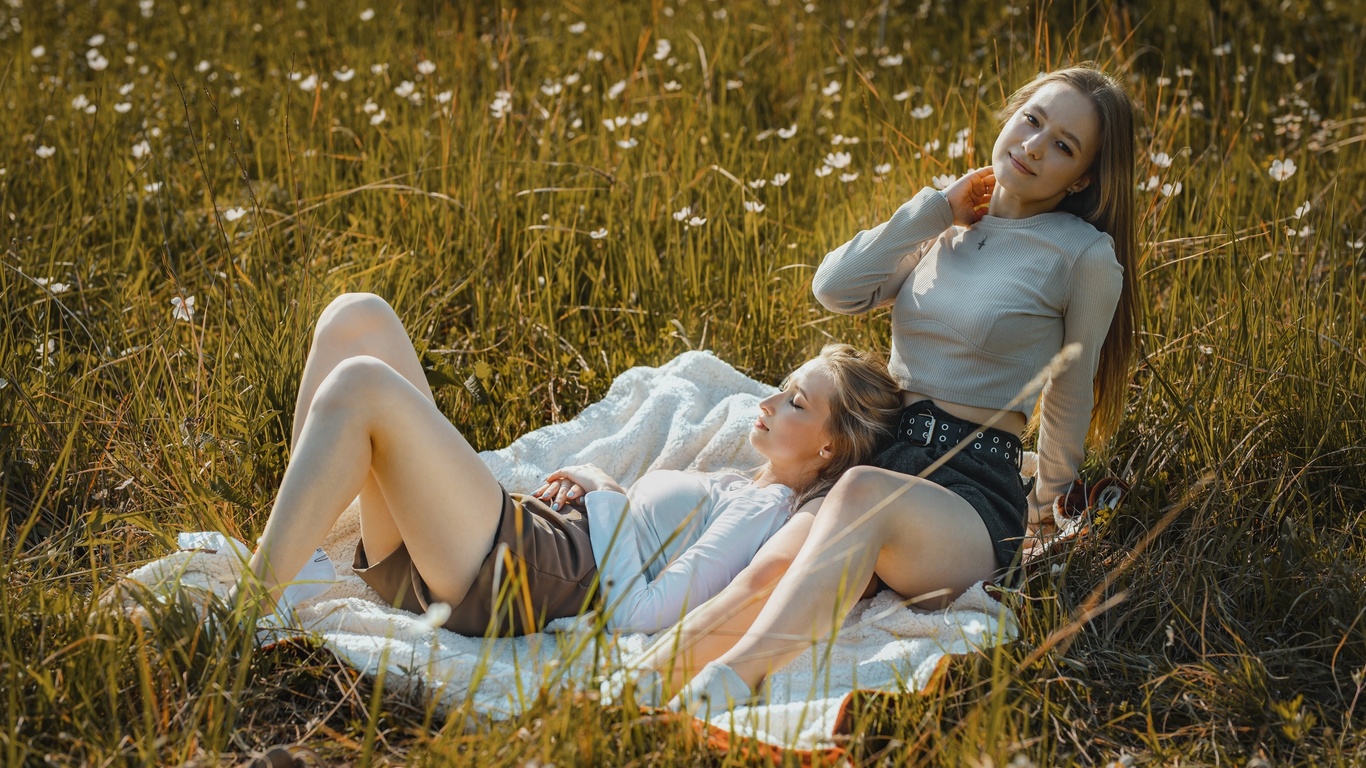 grass, blonde, two women, women outdoors, field, shorts, brunette, plants, , sitting, women, long hair, red lipstick, model, nature, 